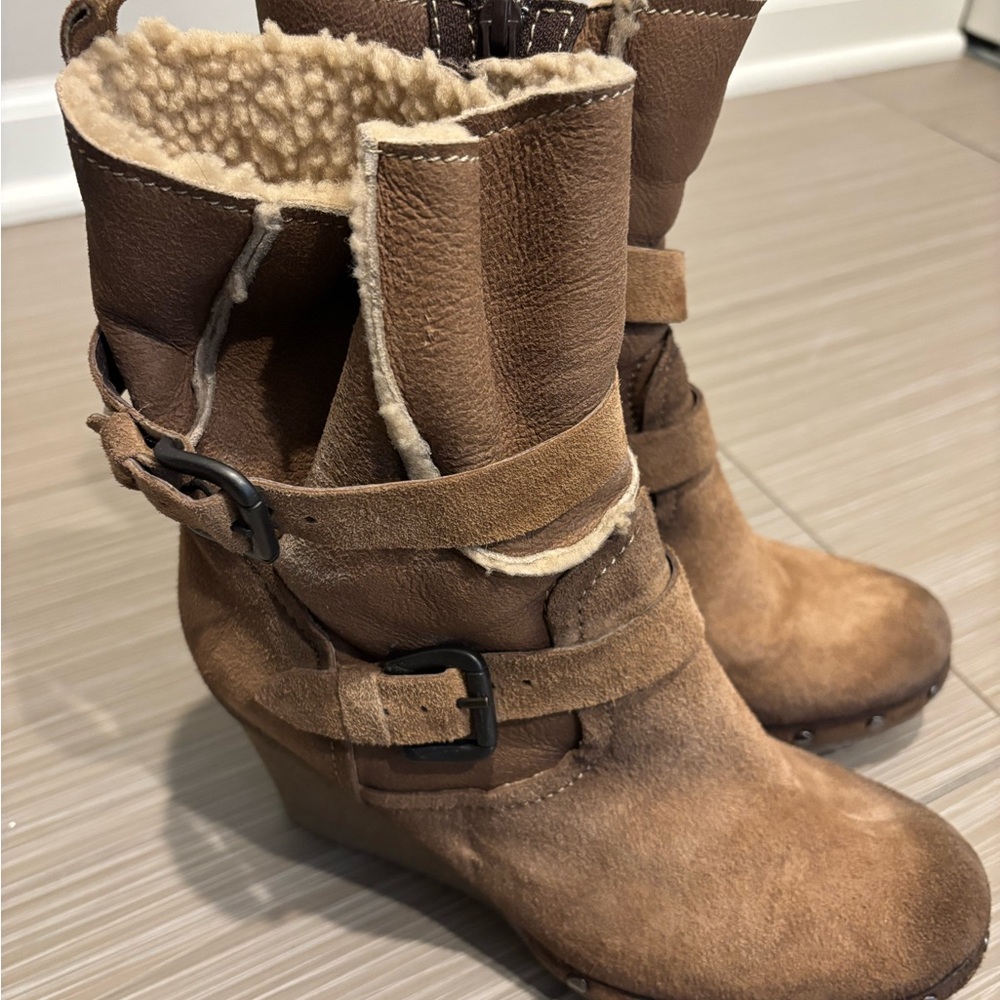 Women's Shearling-Lined Leather Boots